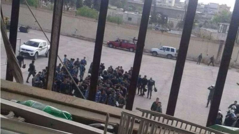 تطورات جديدة في ملف المنقولين من لبنان.. 17 سجيناً يغادرون سجن حمص المركزي