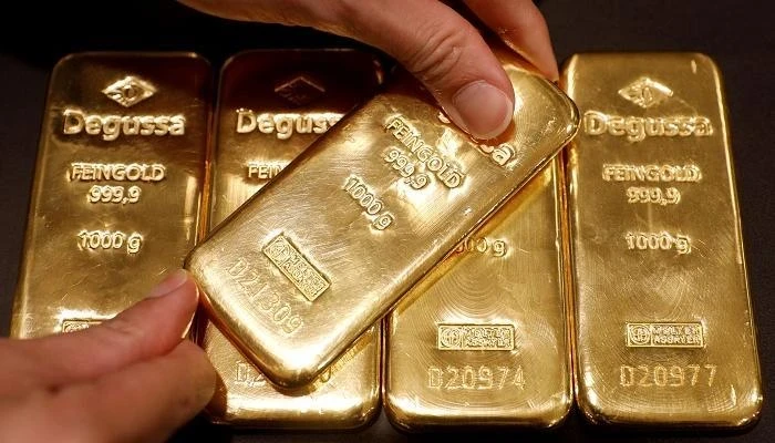 الذهب يسجل مستوى قياسياً ويتجه نحو مكاسب للأسبوع الثالث على التوالي
