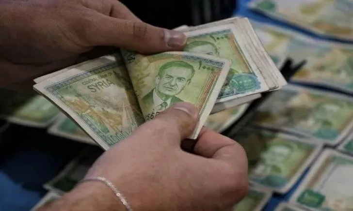 سعر صرف الليرة السورية عند افتتاح يوم الاثنين