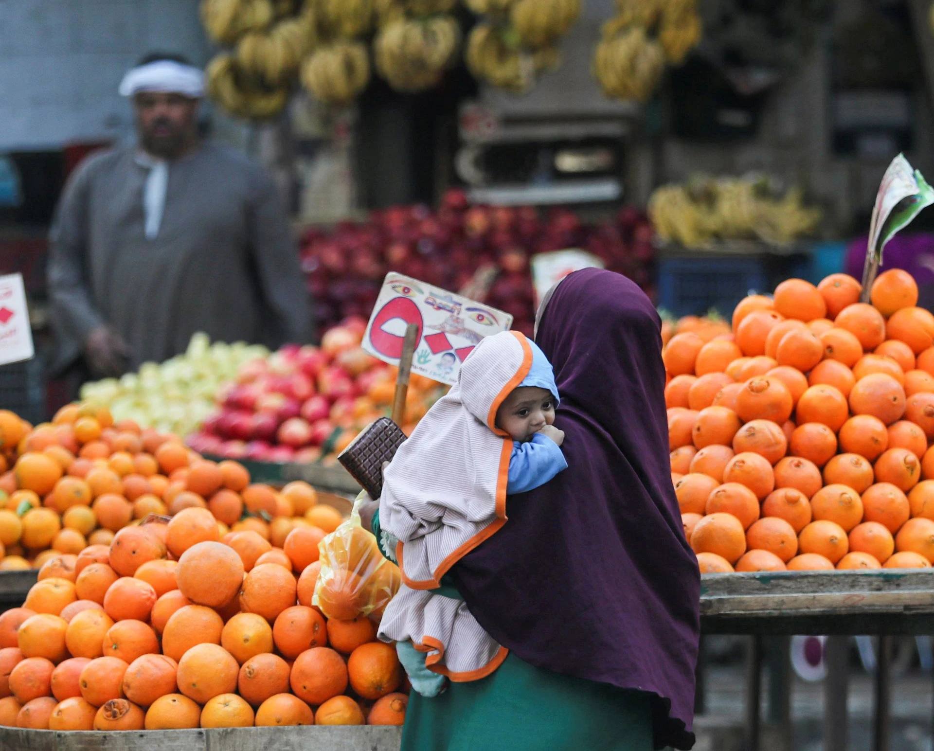 تراجع التضخم في مصر يعزز نقاشات استقرار الأسعار