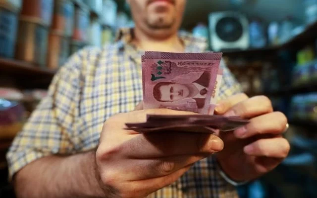 افتتاح سعر صرف الليرة السورية على انخفاض ملحوظ ليوم الأحد