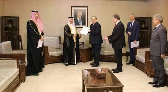المقداد يتسلم نسخة من أوراق اعتماد السفير البحريني في دمشق