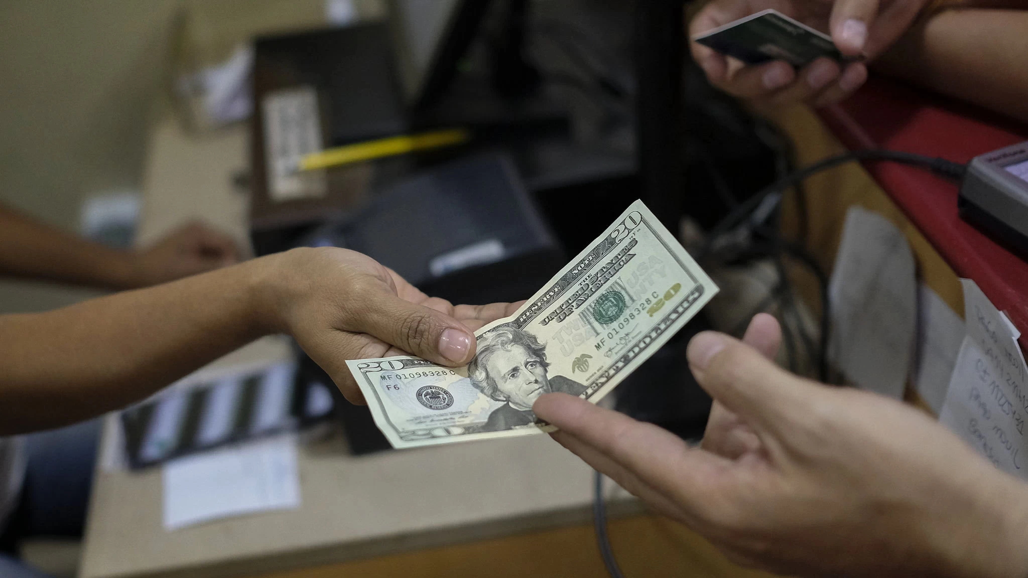 نظام دفع جديد لمنظومات العملات الأجنبية في سوريا