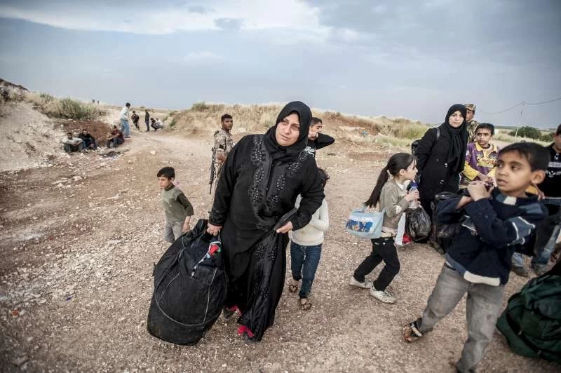 مسؤولون لبنانيون: اللاجئين السوريين هم سبب ازماتنا