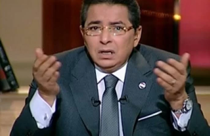 المذيع محمود سعد يصدم المصريين: لا أحب والدي ولا أحترمه