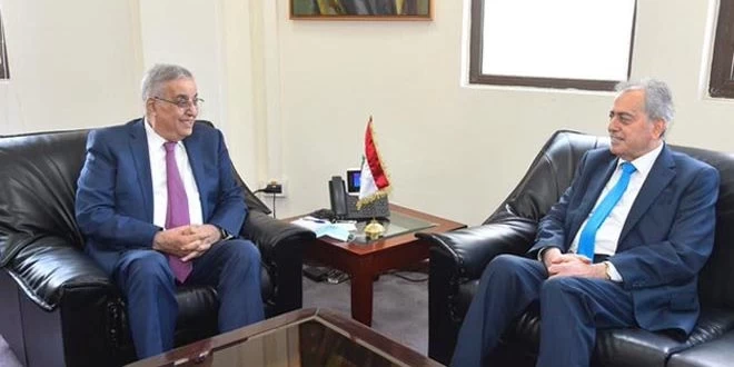 وزير الخارجية اللبناني يلتقي مع السفير السوري لبحث ملف عودة السوريين لوطنهم
