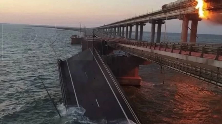 بالفيديو.. لحظة انفجار قطار جسر القرم وسط استنفار روسي كبير