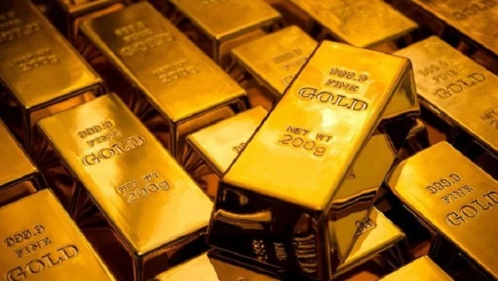 الذهب يهبط بفعل تفاؤل حيال خطط أمريكية لإعادة فتح الاقتصاد