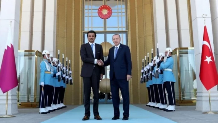 إجراء عاجل ومفاجئ لـ”أردوغان” مع أمير قطر