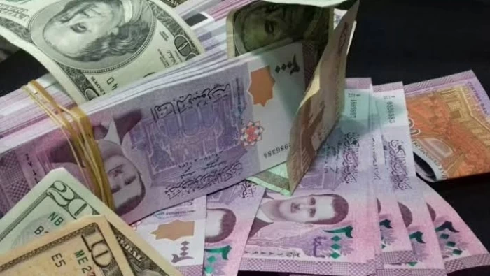 دولار دمشق يواصل ارتفاعه أمام هبوط متسارع لليرة السورية