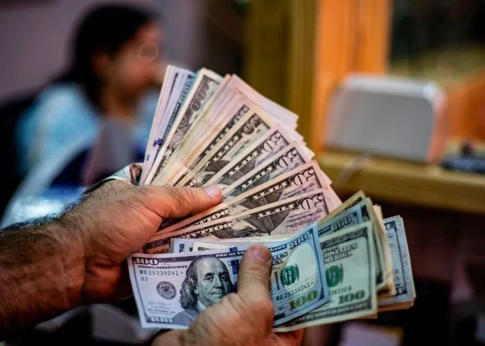 إغلاق سعر الليرة السورية مقابل الدولار والعملات الأربعاء 22 نيسان