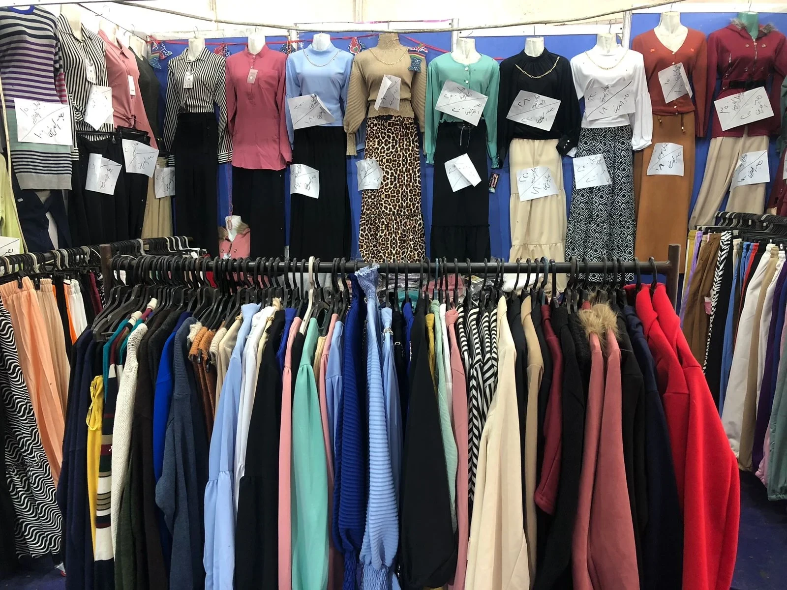 أسعار ملابس العيد ترتفع بنسبة 100% مقارنة بالعام الماضي