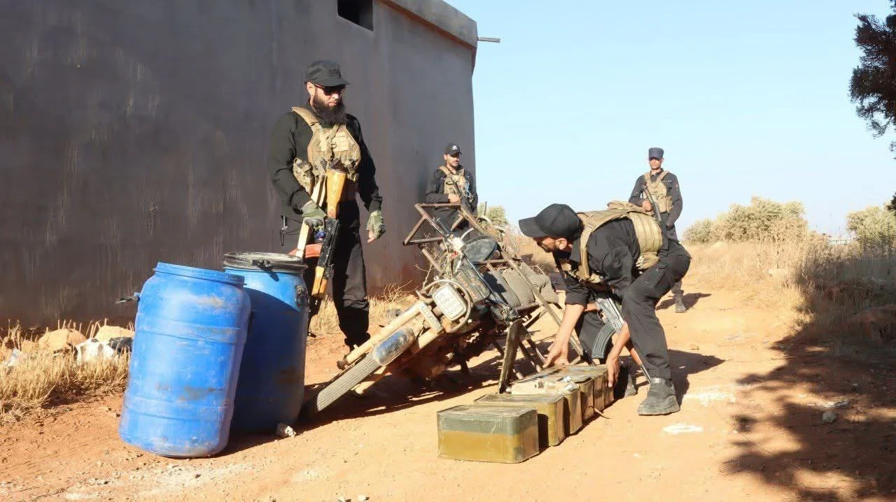 مديرية الأمن في القصير تضبط دراجة نارية محملة بالذخائر قبل تهريبها إلى لبنان