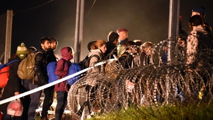 الاتحاد الأوروبي يدعم عودة اللاجئين السوريين إلى بلادهم