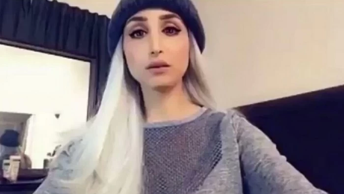الناشطة السعودية التي سخرت من الحجاب تثير جدلا في بلادها برقصة جريئة (فيديو)