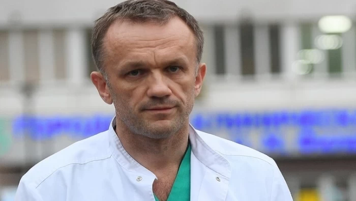 (شاهد) طبيب روسي ينشر فيديو من داخل مشفى لعلاج كورونا