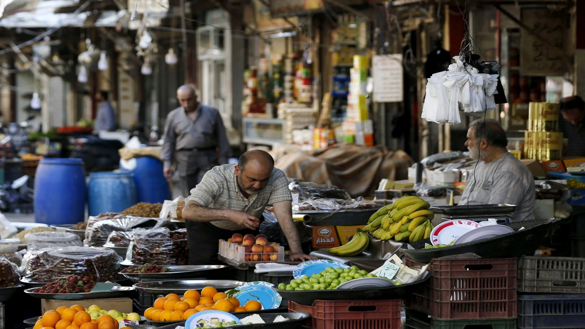ارتفاع أسعار المواد الغذائية وضعف الليرة السورية