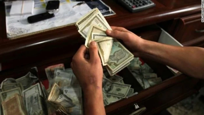 تحسن ملحوظ في سعر الليرة السورية مقابل الدولار