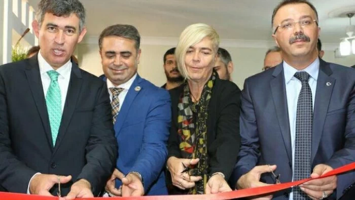 افتتاح مكتب حقوقي للمهاجرين واللاجئين في تركيا