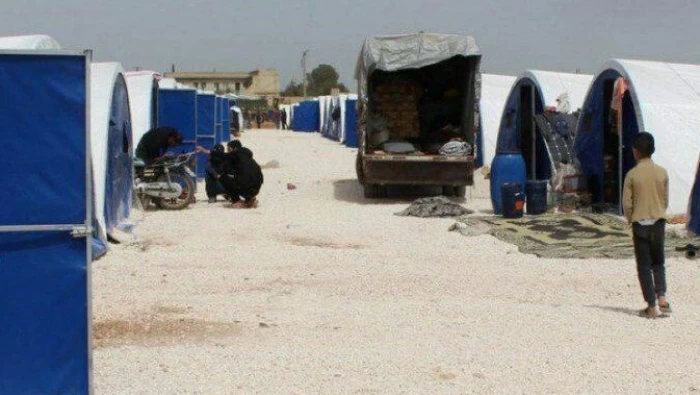 لاجئون سوريون يغادرون المخيمات التركية لتلقيهم مساعدات مالية كبيرة