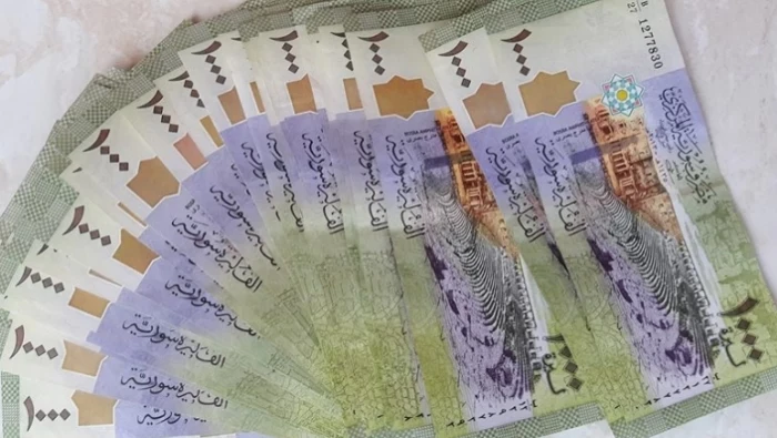 سعر صرف الليرة السورية في دمشق وحلب أمام بعض العملات 15/12/2018