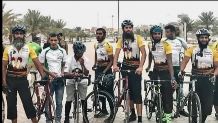 دعما للشعب السوري.. حجاج بريطانيون يصلون إلى السعودية على دراجاتهم