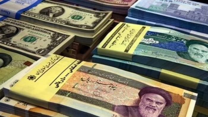 انهيار الريال الايراني أمام الدولار الأمريكي