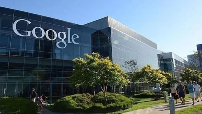 شركة غوغل تخطط لإنتاج هاتف &#34;ذو الشاشات المتعددة&#34;
