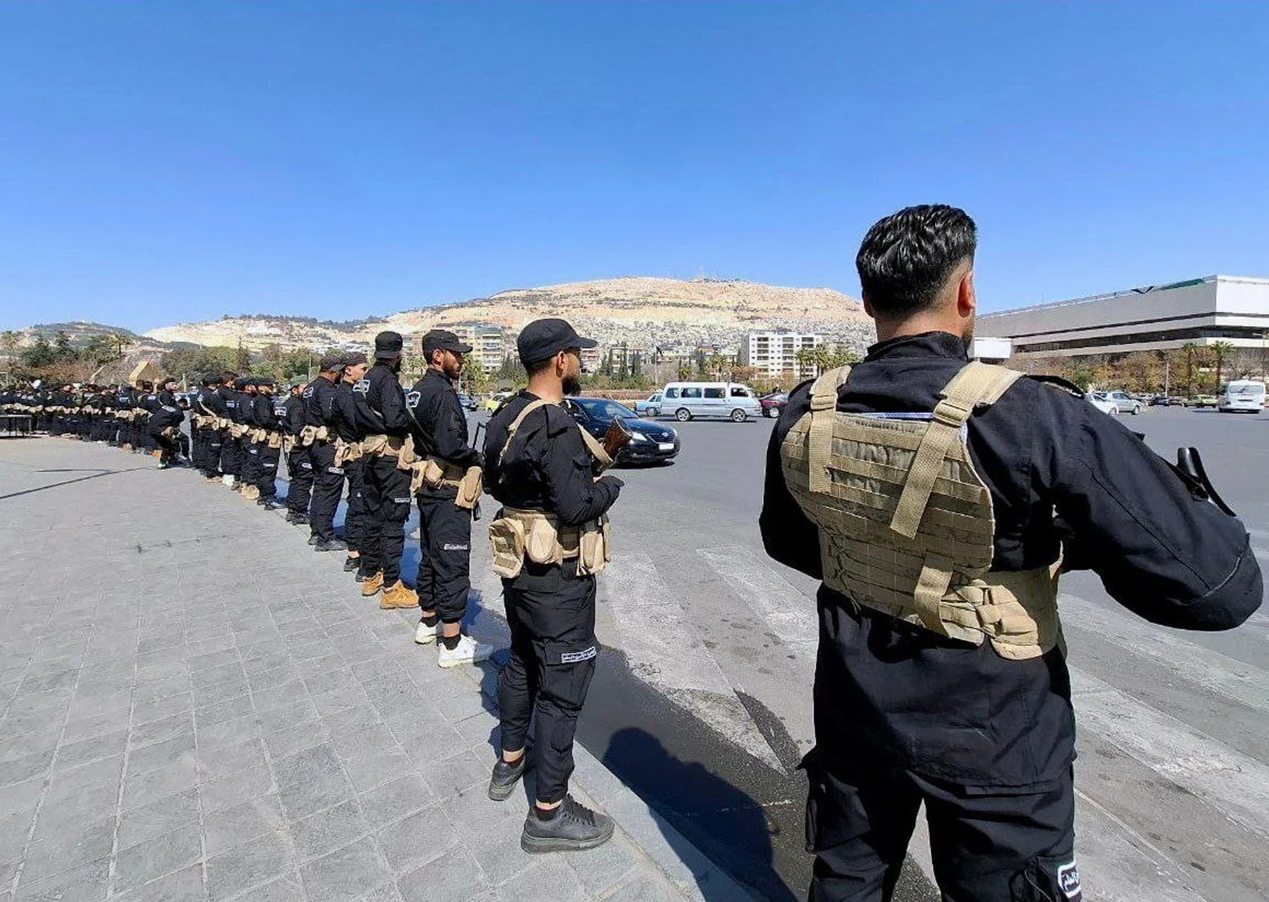 الداخلية السورية: الاحتفاظ بجزء كبير من أرشيف الأجهزة الأمنية والعسكرية.. وقائمة بألف مطلوب للعدالة قريباً