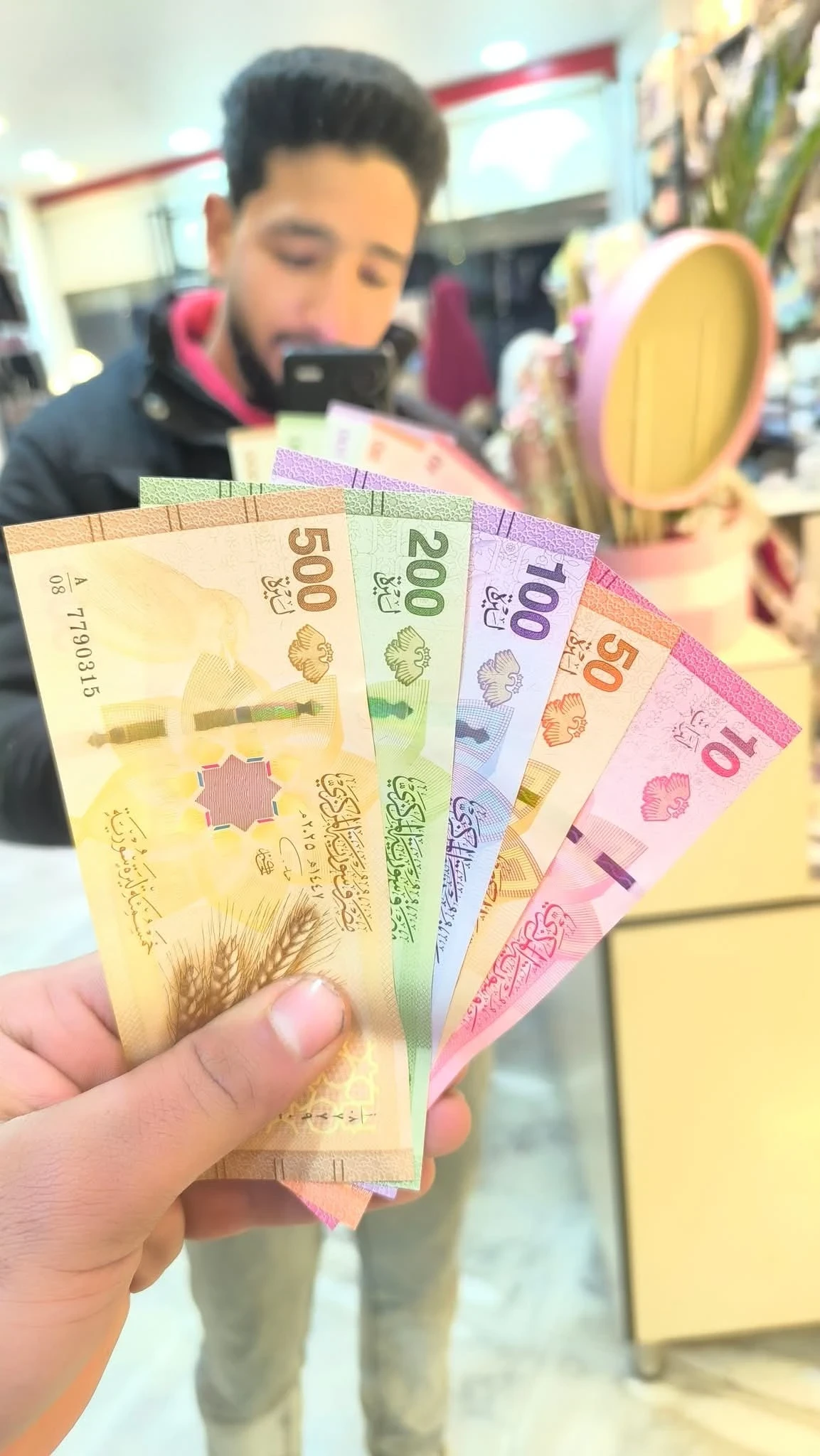سعر صرف الليرة السورية عند افتتاح يوم الاثنين 22 حزيران