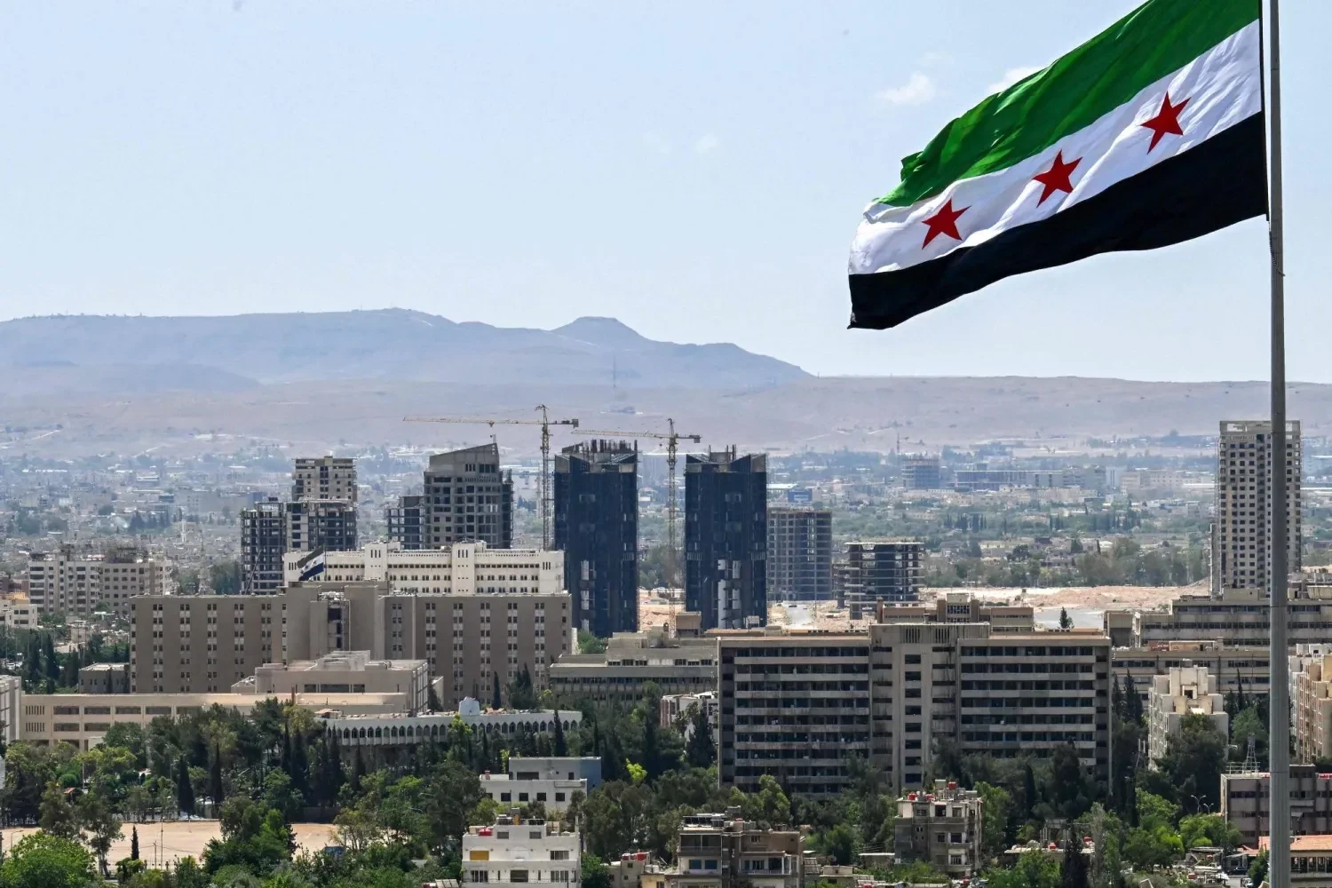 دمشق تتسلم إدارة شمال حلب بالكامل وتنهي مهام المستشارين المحليين