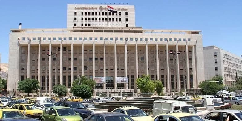 مصرف سوريا المركزي يرفع سعر الدولار لمستويات قياسية