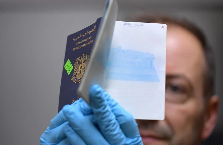 تسريب جوازات الوفد السوري يهز الأوساط اللبنانية وتحقيق رسمي يكشف التفاصيل