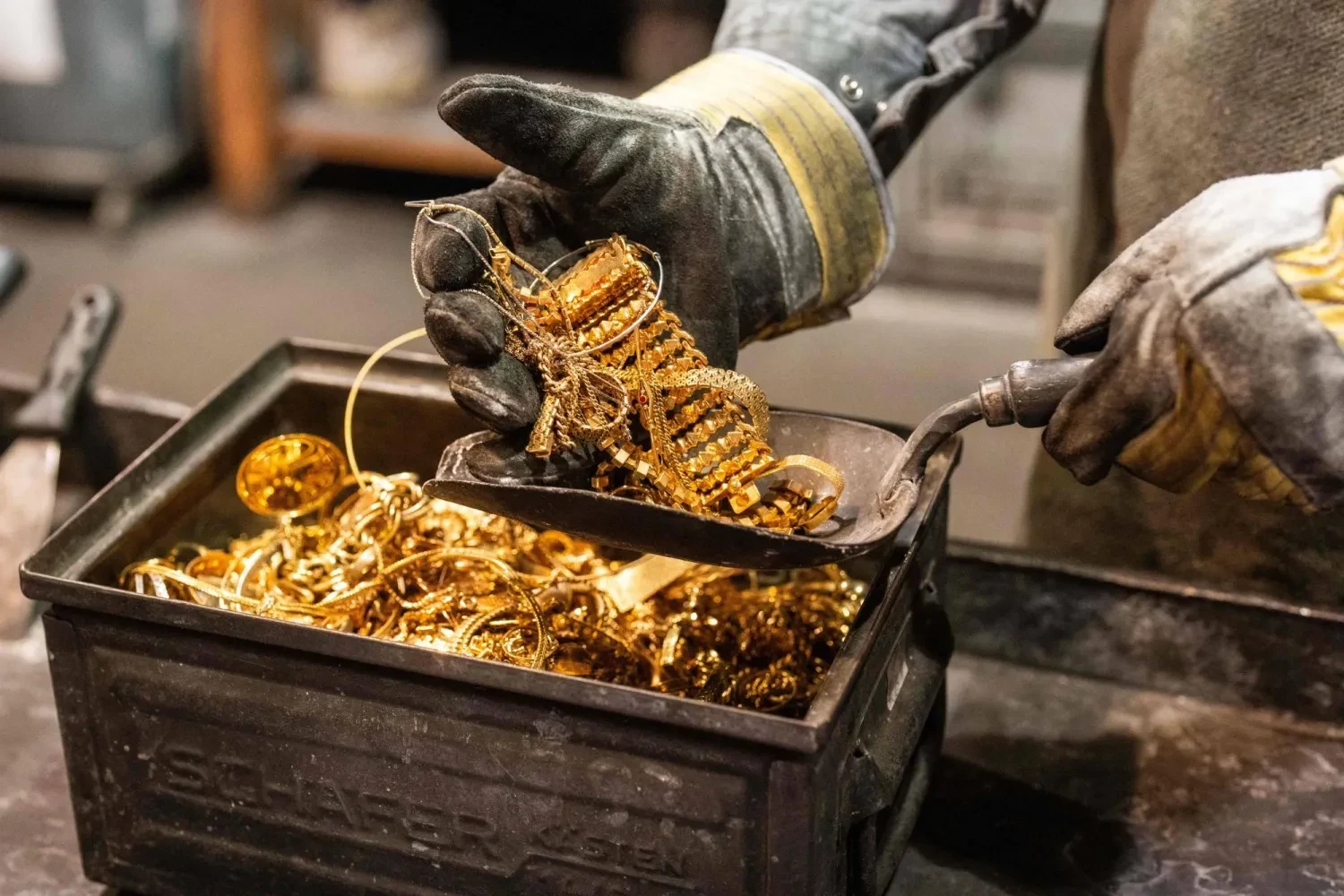 تحركات محدودة لأسعار الذهب مع تأثيرات الدولار والتضخم