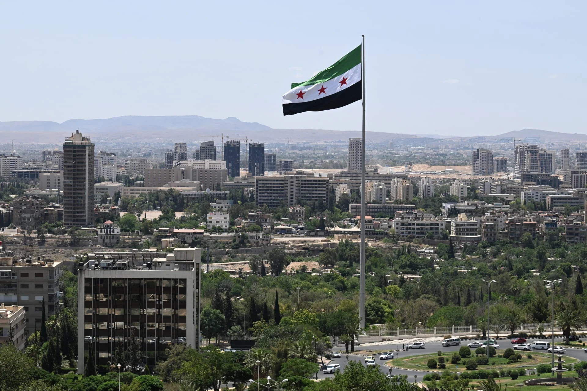 استثمارات أمريكية كبيرة مرتقبة في البنية التحتية والطاقة بسوريا