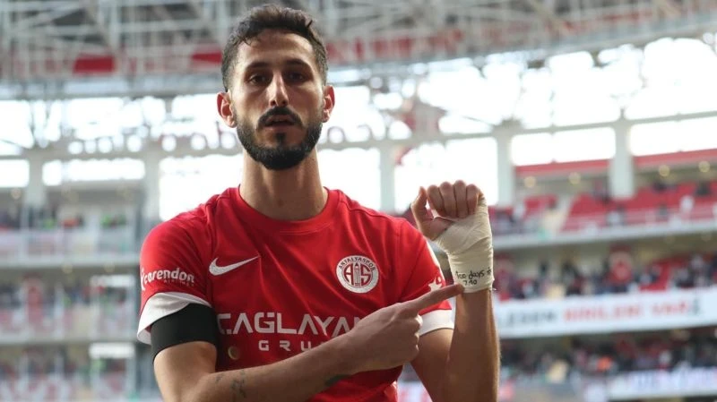 فصل لاعب إسـرائيـلي من نادي أنطاليا سبور التركي يثـير جـدلاً وقرار بترحـيله