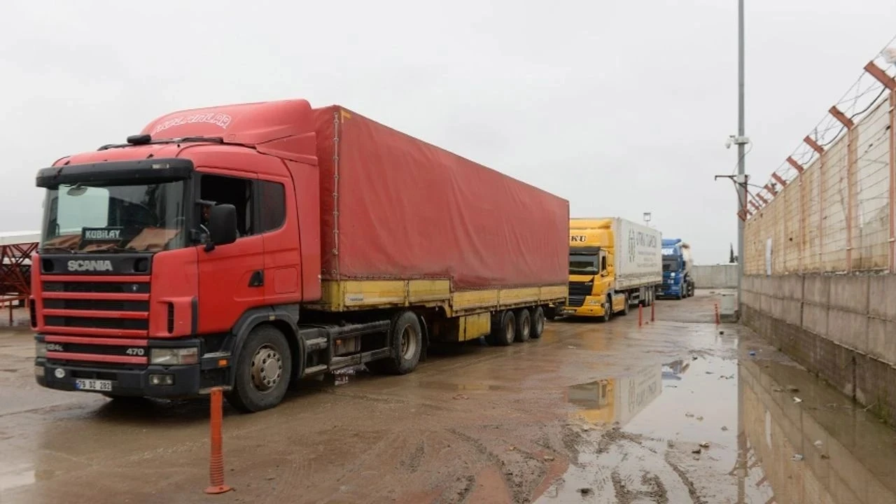 تركيا تعلن قرب افتتاح الممر البري مع الخليج عبر سوريا