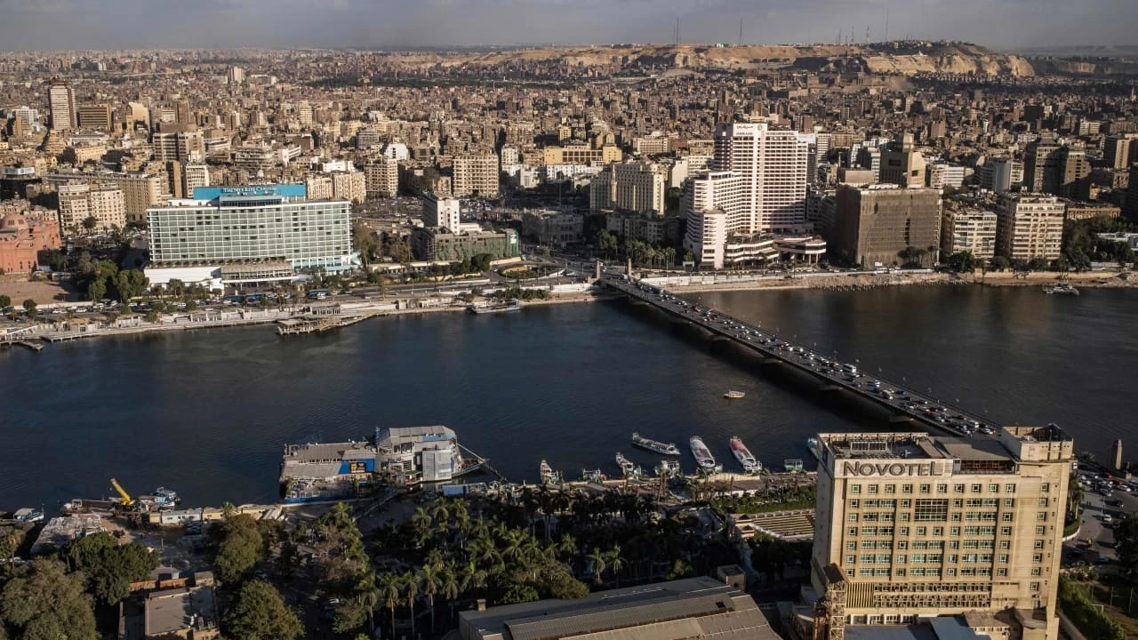 قرار صارم من الحكومة المصرية للمقيمين "غير شرعيين"