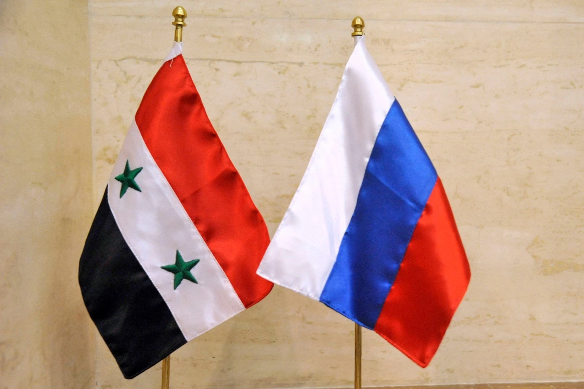 وفد روسي يبحث تعزيز الاستثمارات العقارية في سوريا