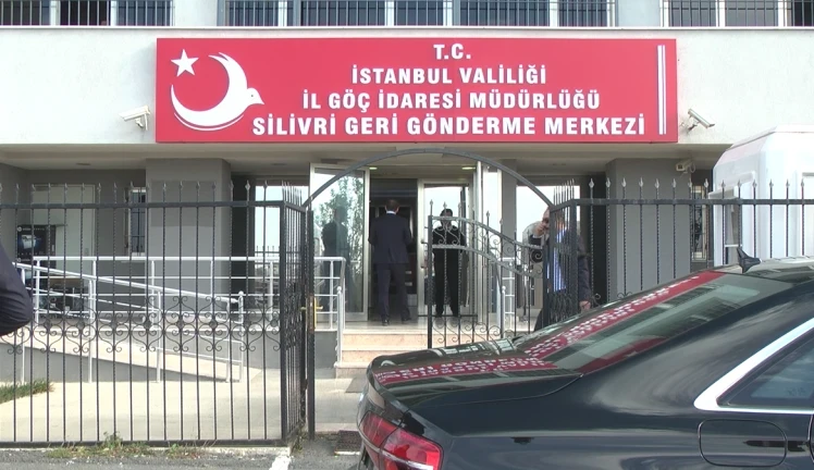 النقابة التركية للمحامين ترفع صوت الاعتراض ضد الترحيل غير القانوني للأجانب قبل صدور قرار نهائي