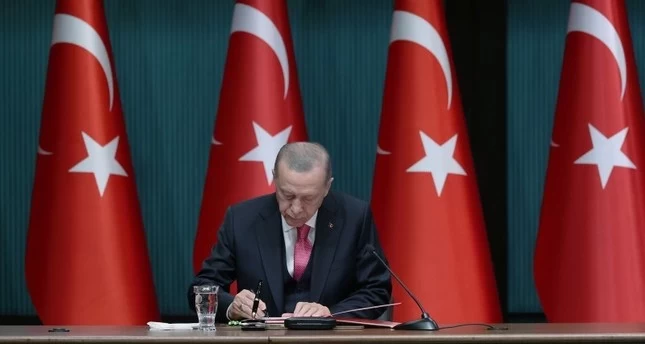 الرئيس التركي يوقع مرسوما رئاسيا