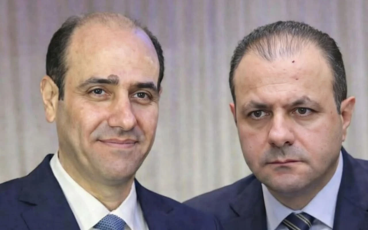 توجّه رئاسي لإعفاء شقيقي الرئيس أحمد الشرع من مناصبهما الرسمية