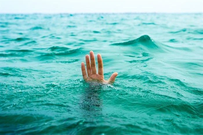 تفسير حلم الغرق في البحر والنجاة منه .. رؤية شخص يغرق .. رأيت اني اغرق.. هل له علاقة بالرزق؟
