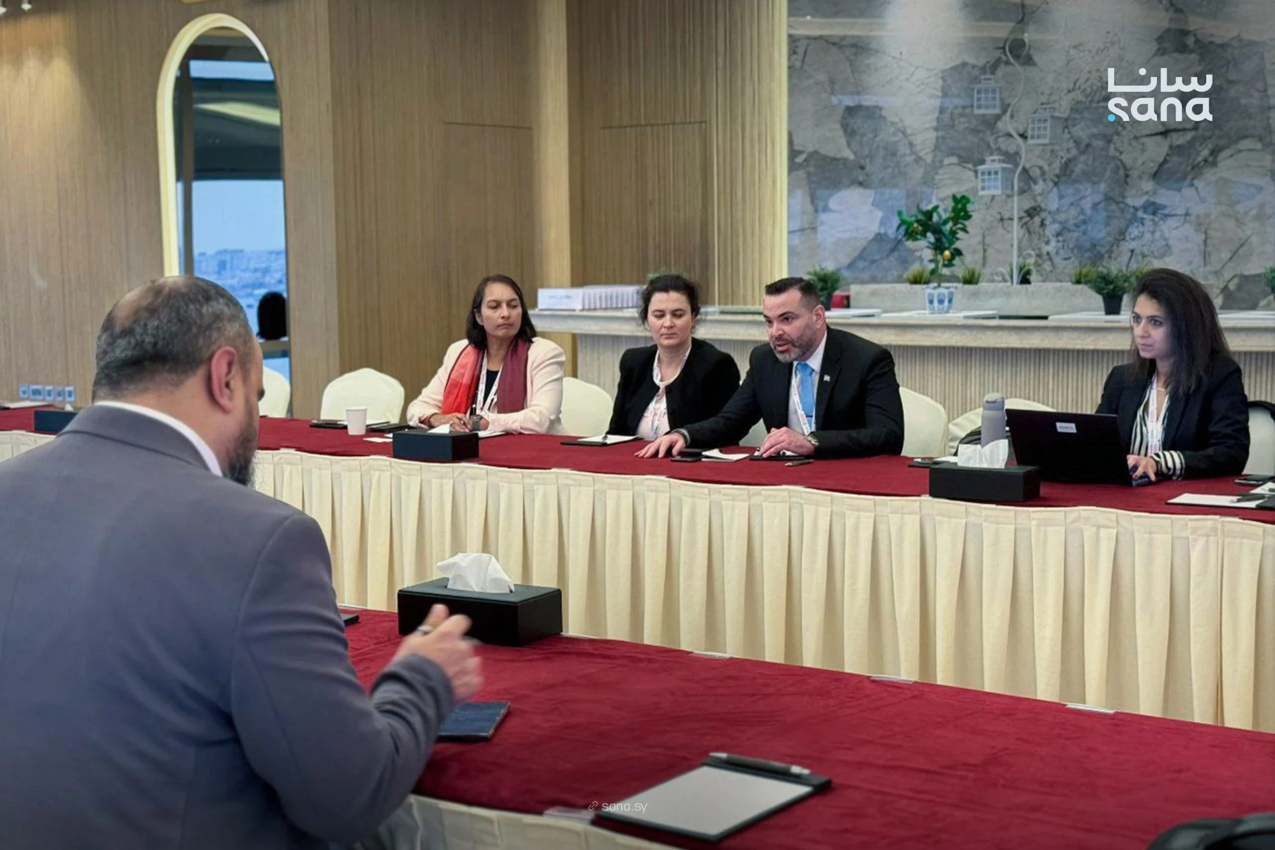 مباحثات سورية–قطرية لاسترداد الأموال المنهوبة وتعزيز الرقابة