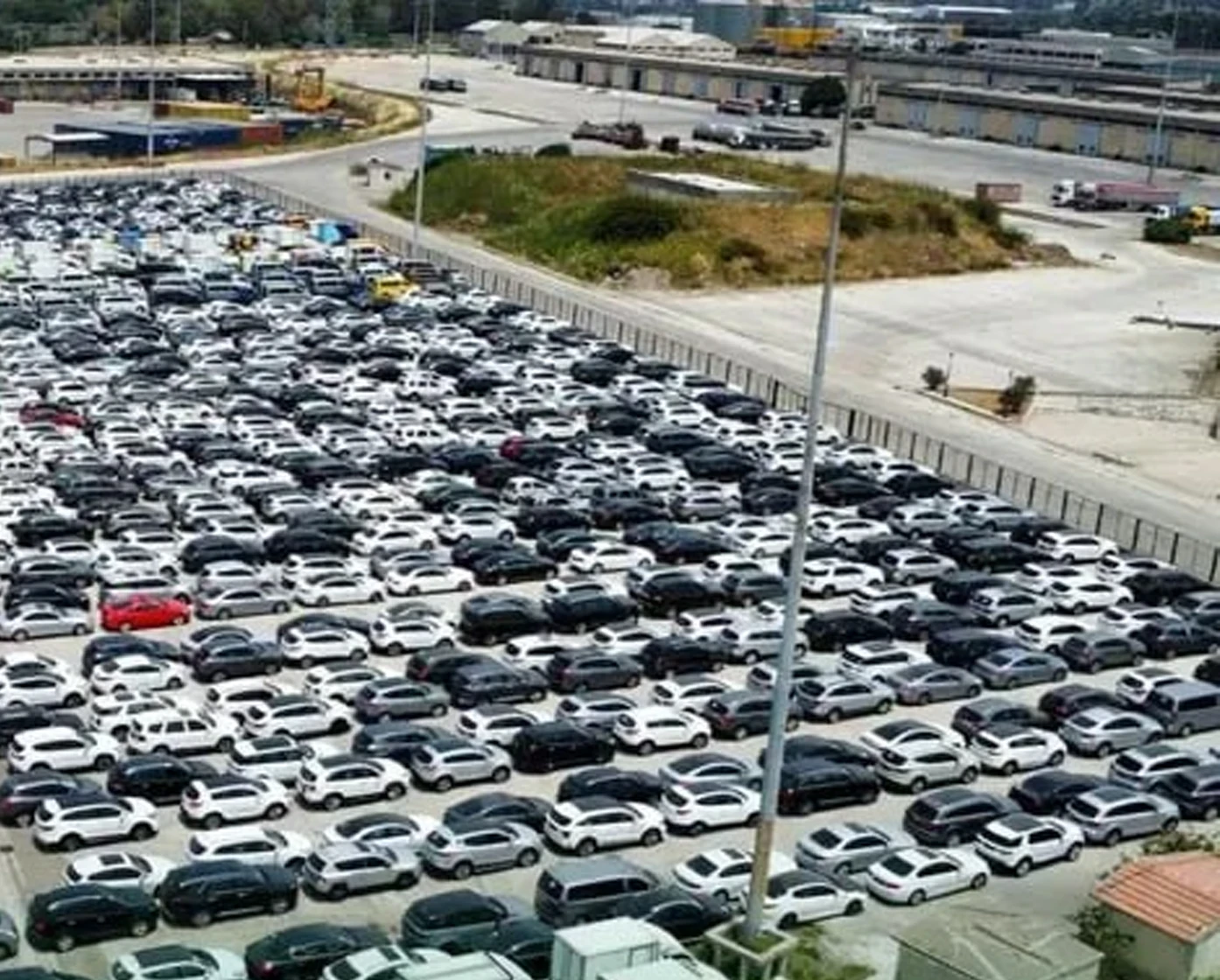 سوريا تسمح بإدخال السيارات المستعملة إلى المناطق الحرة بشروط جديدة