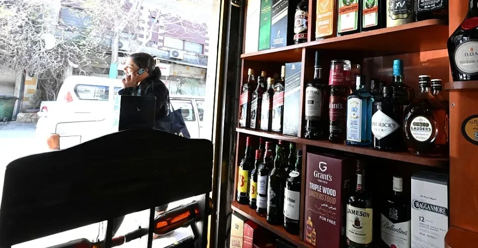 دعوة رسمية لإعادة النظر في قرار حصر بيع المشروبات الكحولية بدمشق