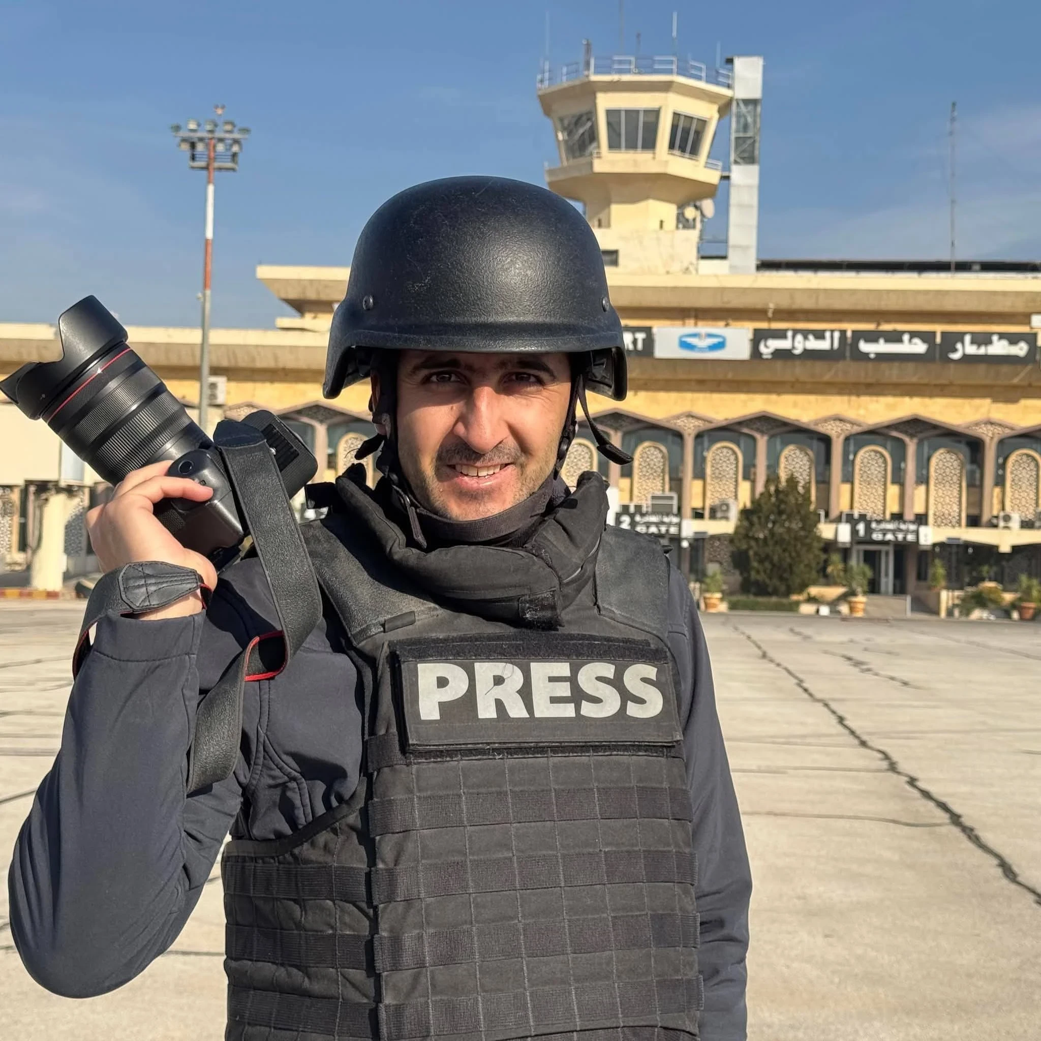 معاملة تعسفية لمصوّر صحفي في دمشق تثير جدلاً واسعاً
