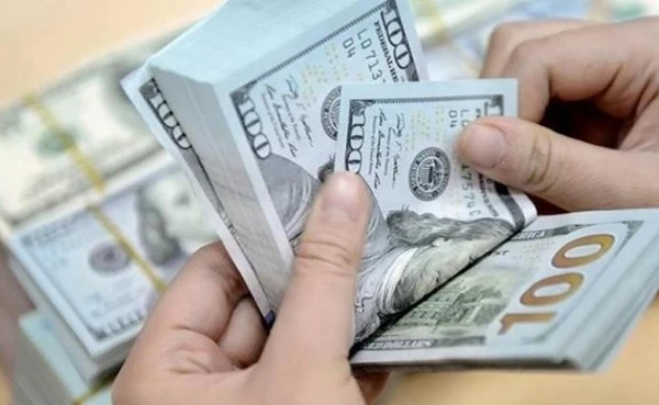تحسن ملحوظ تسجله الليرة السورية عند افتتاح يوم الخميس