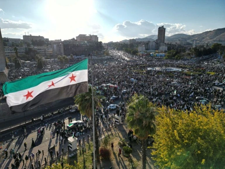 دمشق تتحرك لإلغاء قرارات ومصادرات سابقة بحق معارضين تطبيـقًا لمرسوم 2025