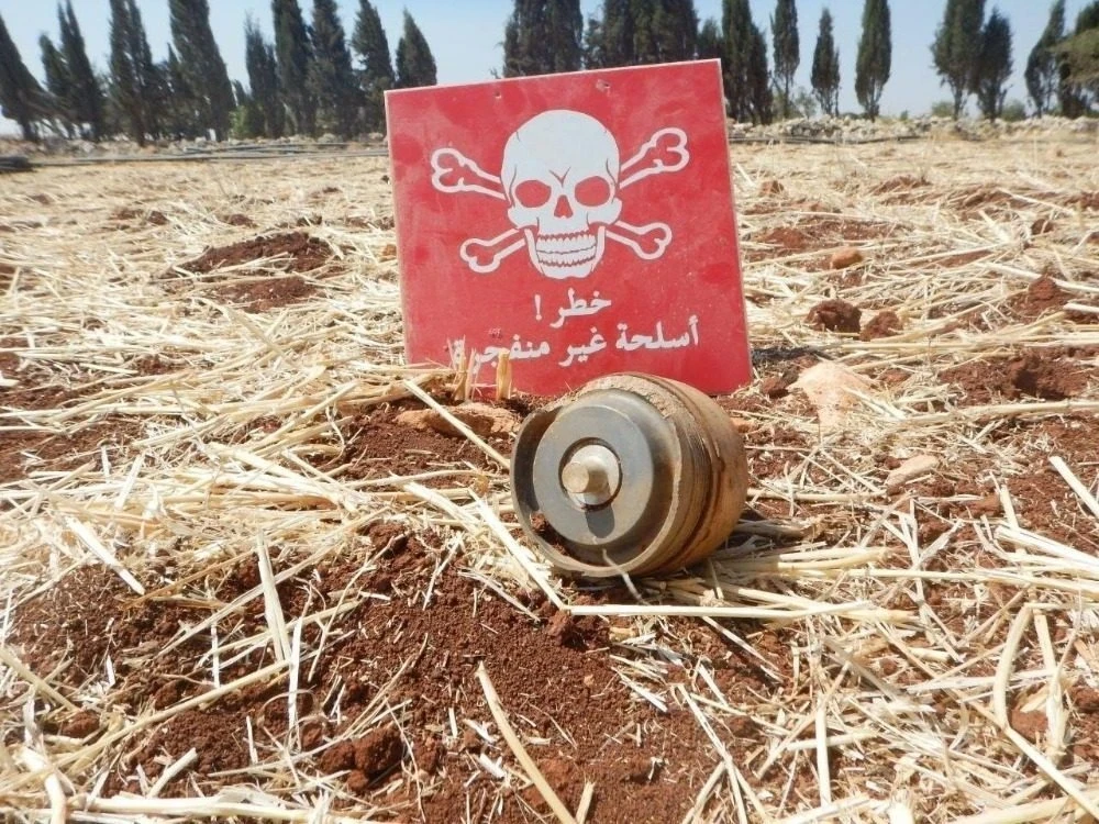 انفجار لغم أرضي في ريف حلب الجنوبي يصيب رجلاً وطفلاً